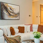 2-Br Missoni Luxury With Stunning Lake View