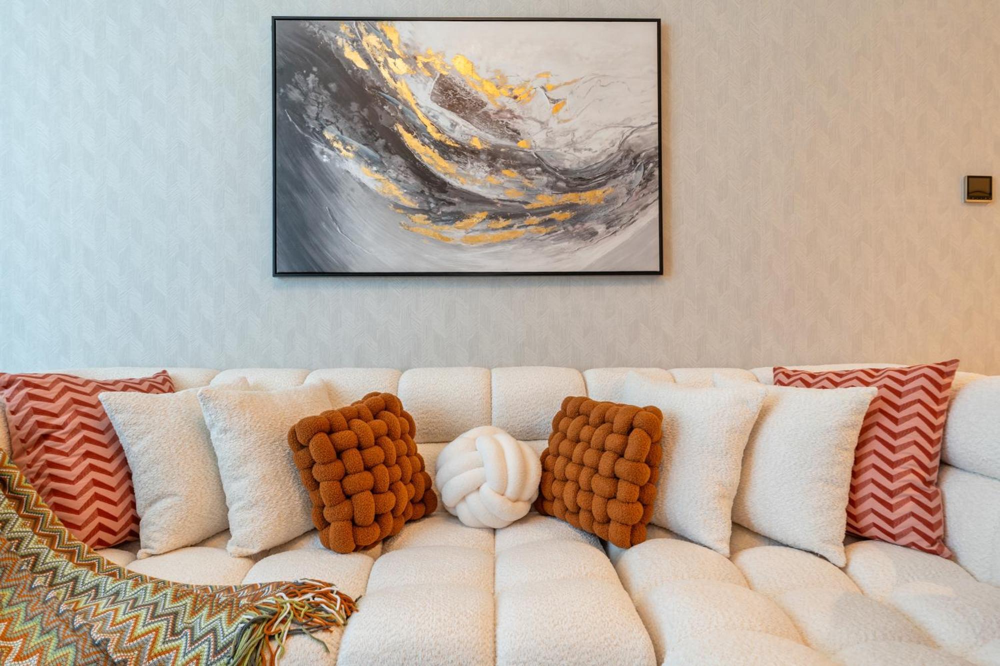 2-br Missoni Luxury With Stunning View Dubai